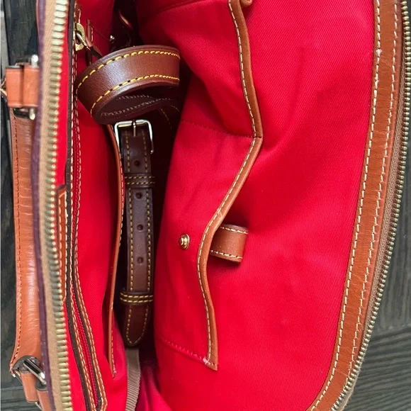 Vintage Dooney & Bourke Burgundy and Tan Satchel- See photos for any flaws - Picture 7 of 8